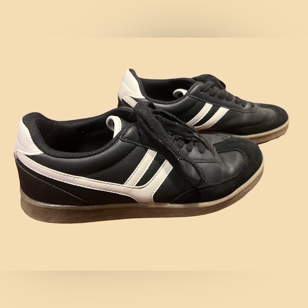 Pull&Bear sneakers size 7.5